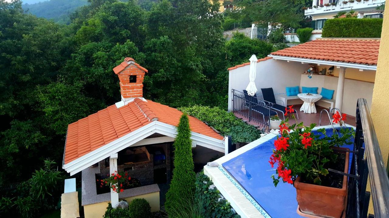 Krasa Apartment *